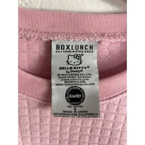 Sanrio BoxLunch Hello Kitty Pink Quilted Crewneck Sweater Pullover Size Small - Picture 6 of 11